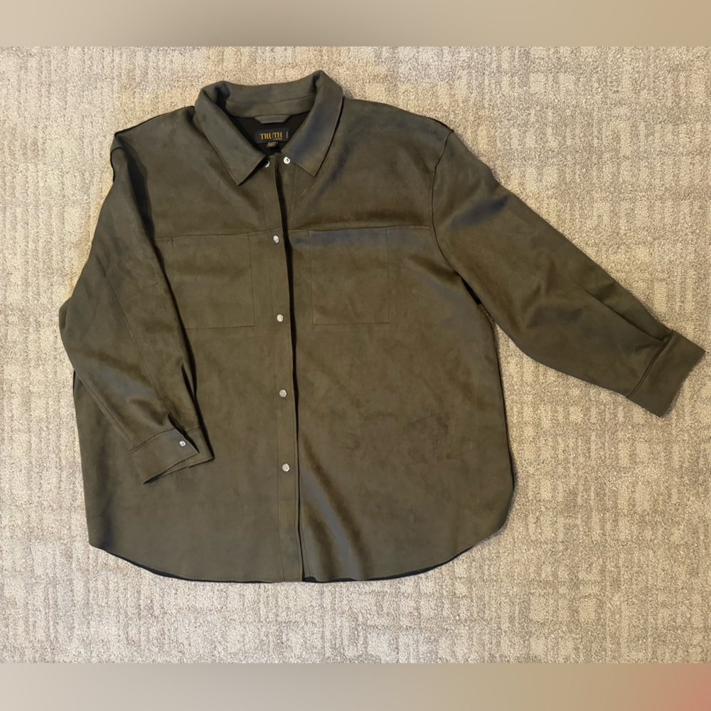 Republic TRUTH - Soft forest green button up top. Size 3x